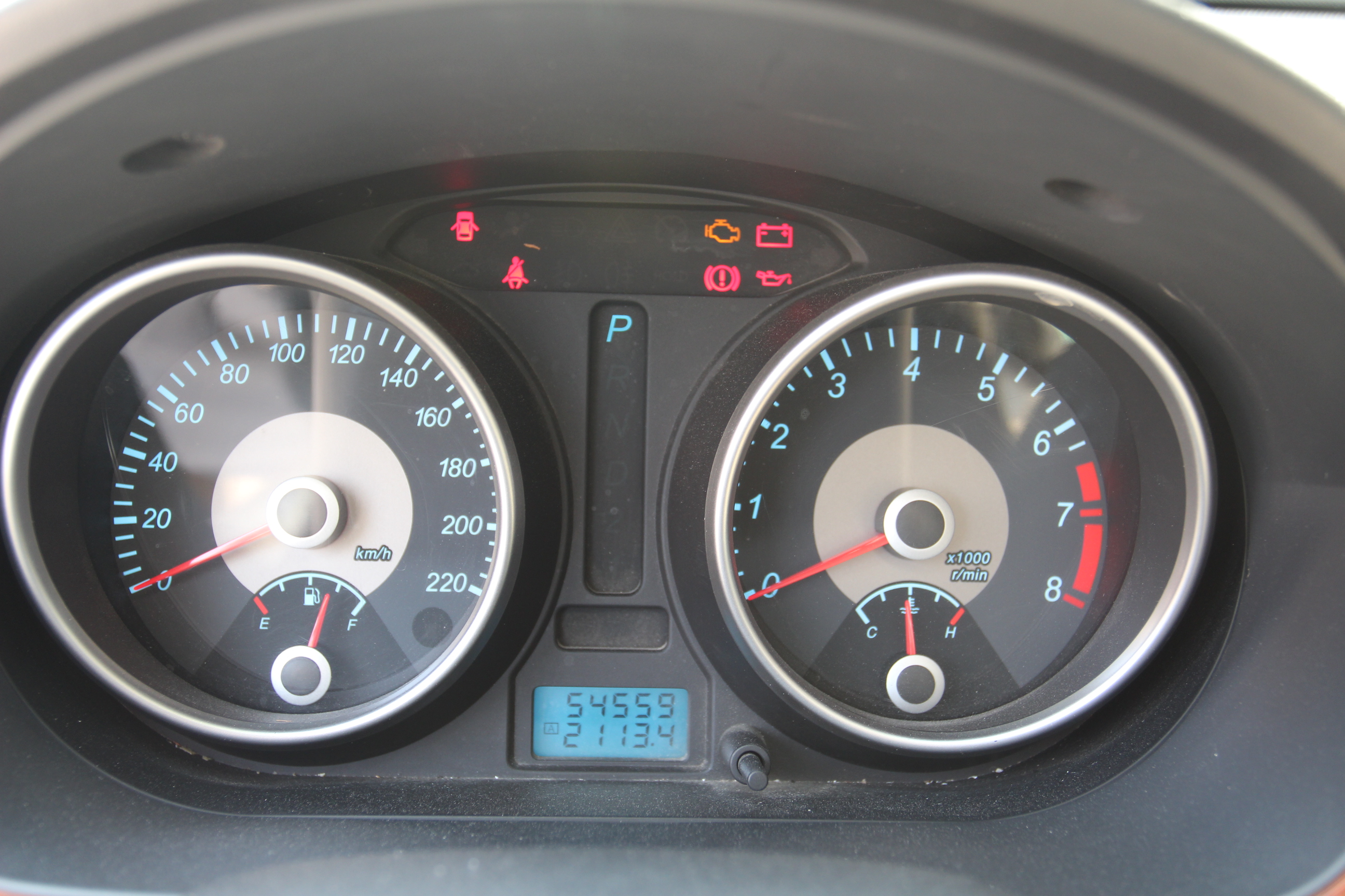 仪表盘当前5.4万公里