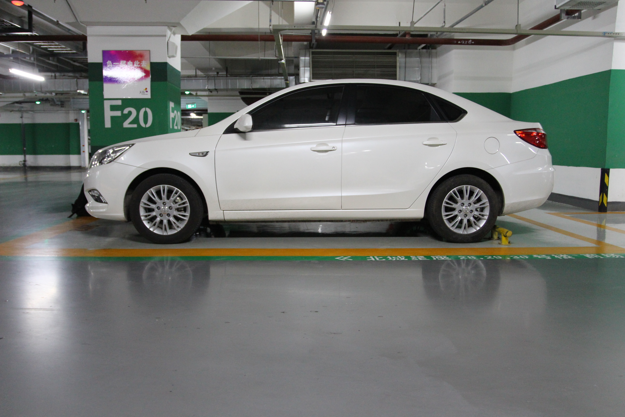长安汽车-逸动2013款 1.6l 自动豪华型 京v